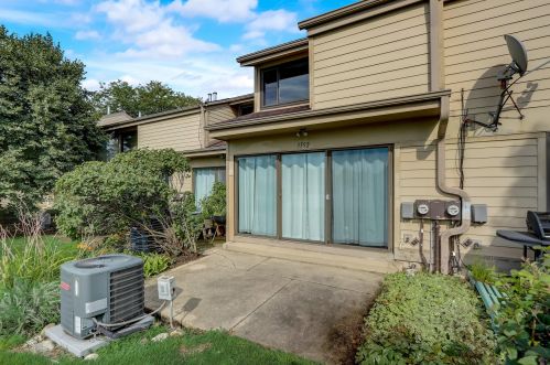 5592 27, Milwaukee WI 53221-4106 exterior