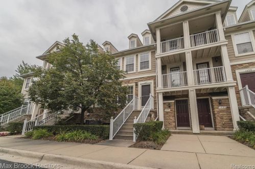 1087 Beaver Run, Troy MI  48083-5458 exterior