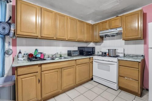 60 Noxon St, Poughkeepsie NY 12601-4130 exterior