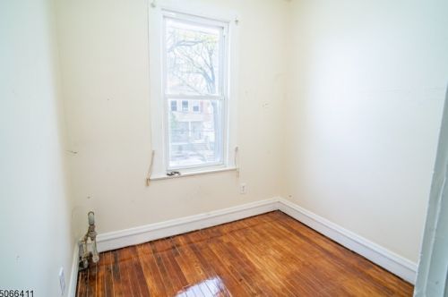 79 Fern Ave, Irvington NJ 07111-3104 exterior