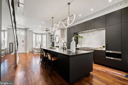 1320 10th St, Washington DC  20001-4216 exterior