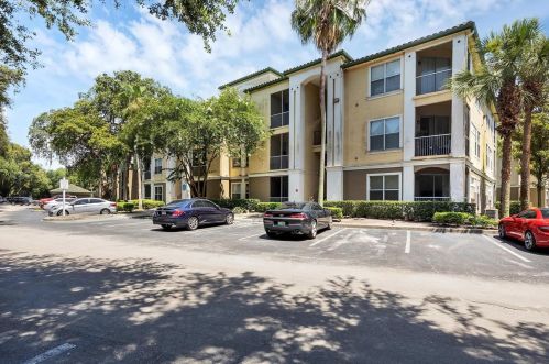 5707 Legacy Crescent Pl, Riverview FL 33578-3892 exterior