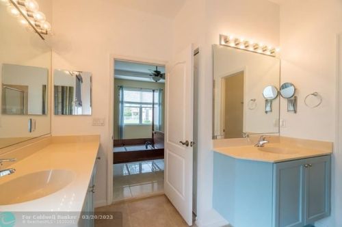 9597 Lindale Trace Blvd, Fort Pierce FL  34987-2439 exterior