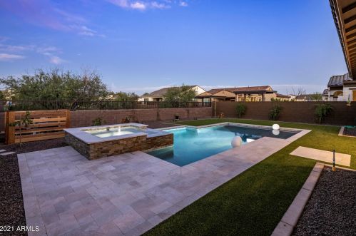 22423 30th Pl, Phoenix, AZ 85050-4760