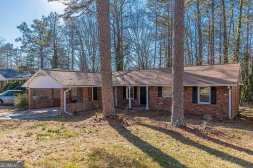 4335 Greenleaf Rd, Atlanta GA exterior