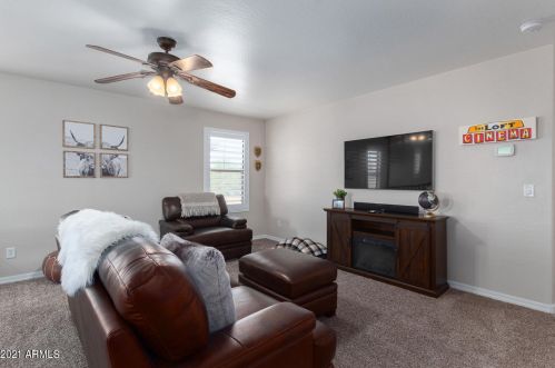 900 Harrison St, Chandler AZ 85225-6752 exterior