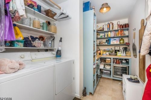 8 Franklin St, Fredon NJ 07860-1604 exterior