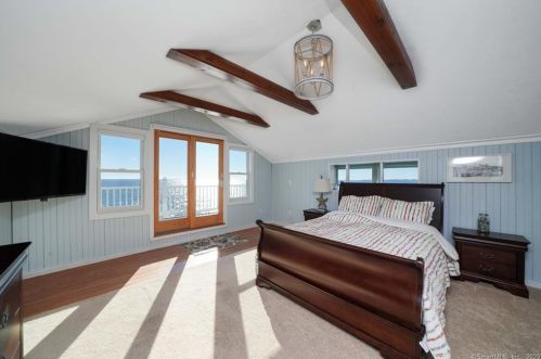 6 Stowe Ave, Milford CT 06460-6023 exterior