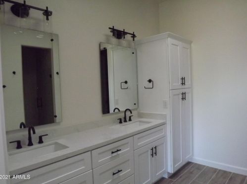 48118 Coyote Pass Rd, Phoenix AZ exterior