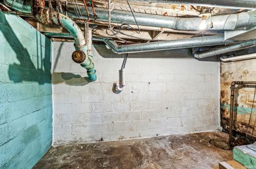 2116 Jefferson Blvd, Mishawaka IN 46545-7720 exterior