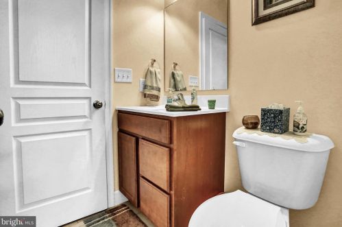 296 Friendly Dr, Hanover PA 17331 exterior