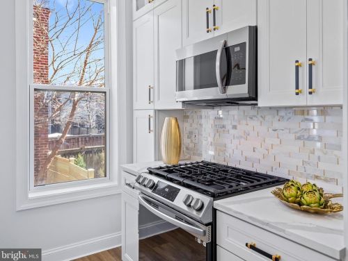 1551 4th St, Washington DC  20001-1905 exterior