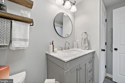 2109 Catharine St, Philadelphia PA  19146-1207 exterior