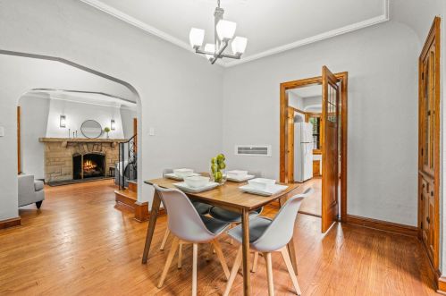 439 Oklahoma Ave, Milwaukee WI 53207-3076 exterior