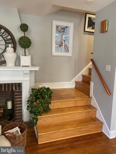 151 Linwood Ave, Ardmore PA 19003-2706 exterior