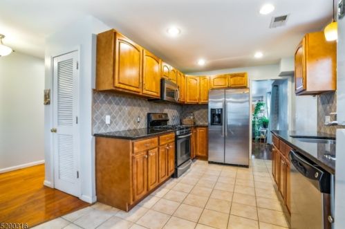 708 Front St, Plainfield NJ 07060-1033 exterior