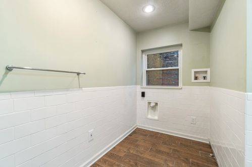 381 Fisk St, Pittsburgh PA 15201-1750 exterior