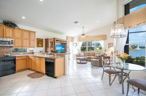 6810 Fiji Cir, Boynton Beach FL 33437-7022 exterior