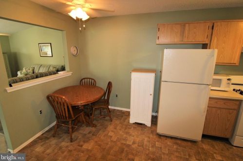 9 Datchet Close, East Freehold NJ 07728-3822 exterior