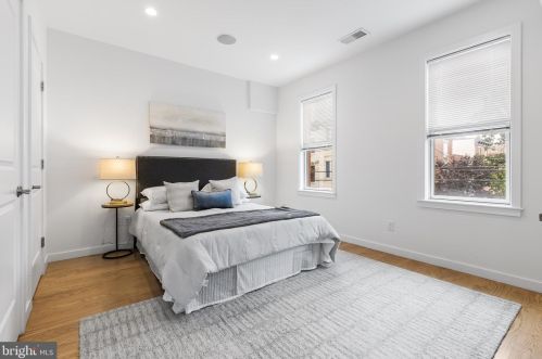 833 Bainbridge St, Philadelphia PA  19147-2009 exterior