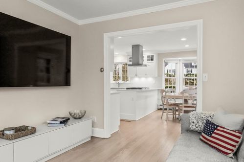 33 Bote Rd, Greenwich CT 06830-4853 exterior