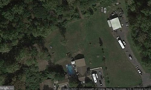 22313 Evergreen Mills Rd, Leesburg, VA 20175-6400