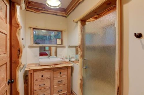 5808 Beacon Dr, Austin TX 78734-1416 exterior