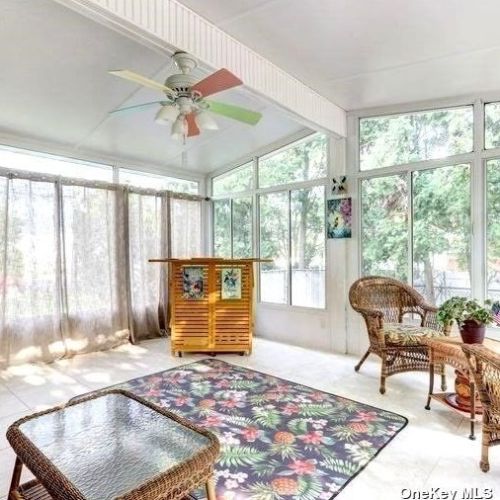 652 Ocean Ave, Bohemia NY 11716-1926 exterior