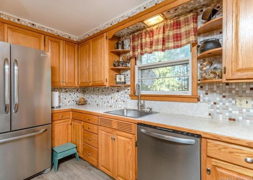 76 Ballouville Rd, Killingly CT 06241-1203 exterior