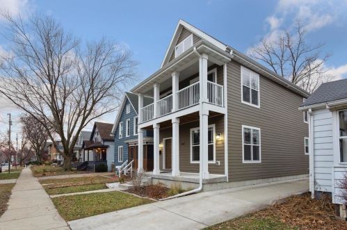 940 Dayton St, Madison WI  53715-1131 exterior