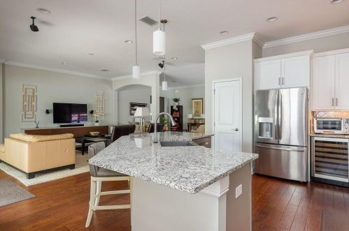 3017 Ballast Point Blvd, Tampa FL 33611-3902 exterior