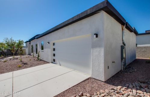 1051 20th St, Tucson AZ  85719-6708 exterior
