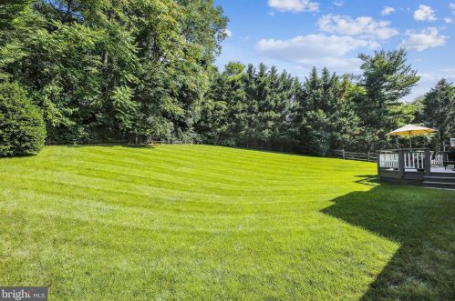 1006 Farm Haven Dr, Rockville MD 20852-4244 exterior