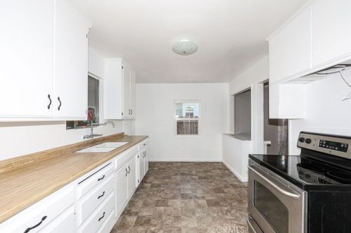 305 Palm St, Turlock CA  95380-4910 exterior