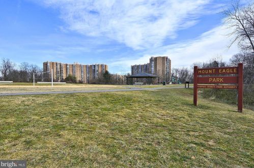 5823 Monticello Rd, Alexandria VA 22303-1302 exterior