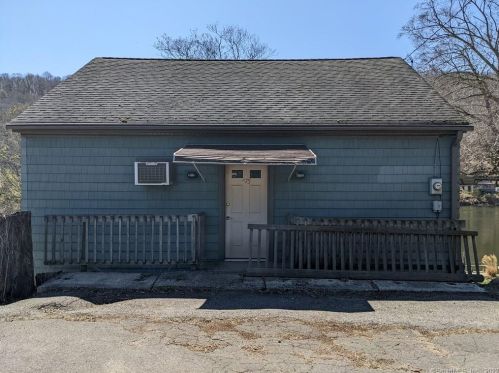 475 Roosevelt Dr, Seymour, CT 06478-1762