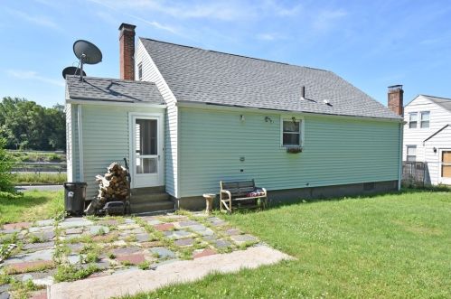 173 Millbrook St, Worcester MA 01606-2801 exterior