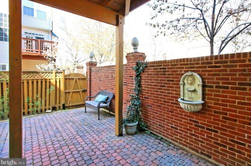 4999 Murtha St, Alexandria VA 22304-8612 exterior