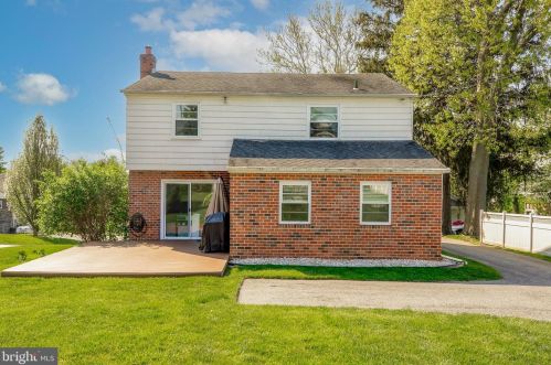 1246 Center Rd, Pittsburgh PA  19083-4823 exterior