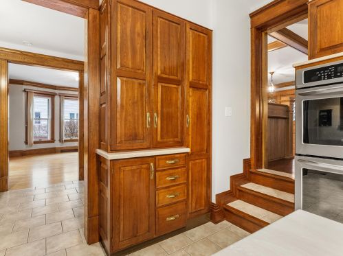 815 13 St, Manitowoc WI 54220-5101 exterior