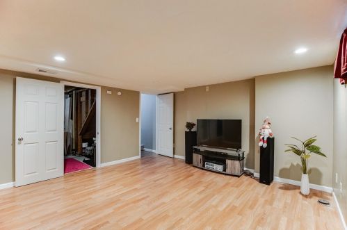 1522 Aspen Dr, Saint Paul MN 55122-1305 exterior