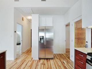 105 Mary St, Austin TX  78704-4239 exterior