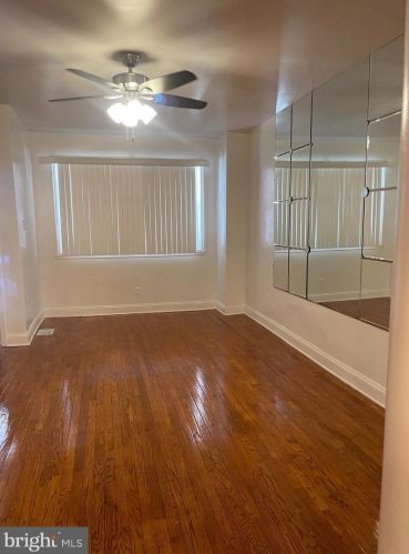 2437 11 St, Philadelphia PA 19123-1135 exterior