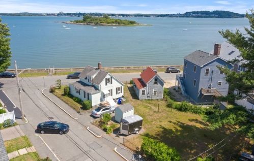 115 Edgewater Dr, Quincy, MA 02169-3614