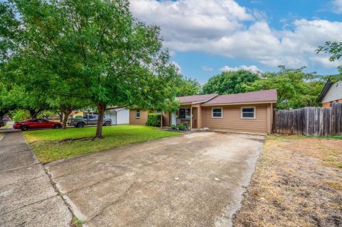 13215 Blossomheath Ln, Dallas TX  75240-5707 exterior