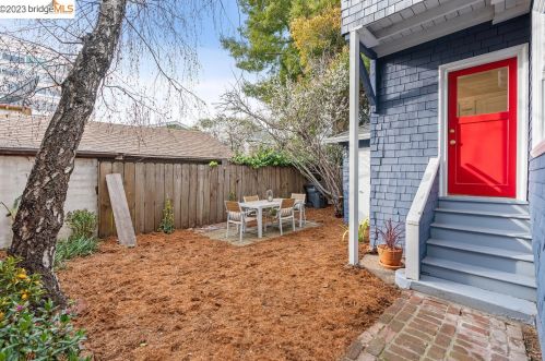 2542 Chilton Way, Berkeley CA 94704-2807 exterior