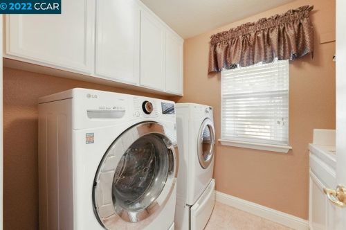 980 Rolling Wood Way, Concord CA 94521-5403 exterior