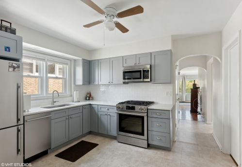 5454 Windsor Ave, Chicago IL 60625-3822 exterior