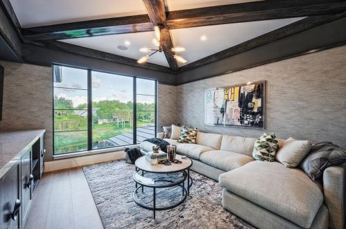 691 Annemore Ln, Naples FL 34108-7520 exterior