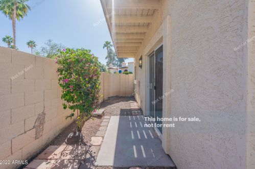 8825 51st St, Phoenix AZ  85044-7704 exterior